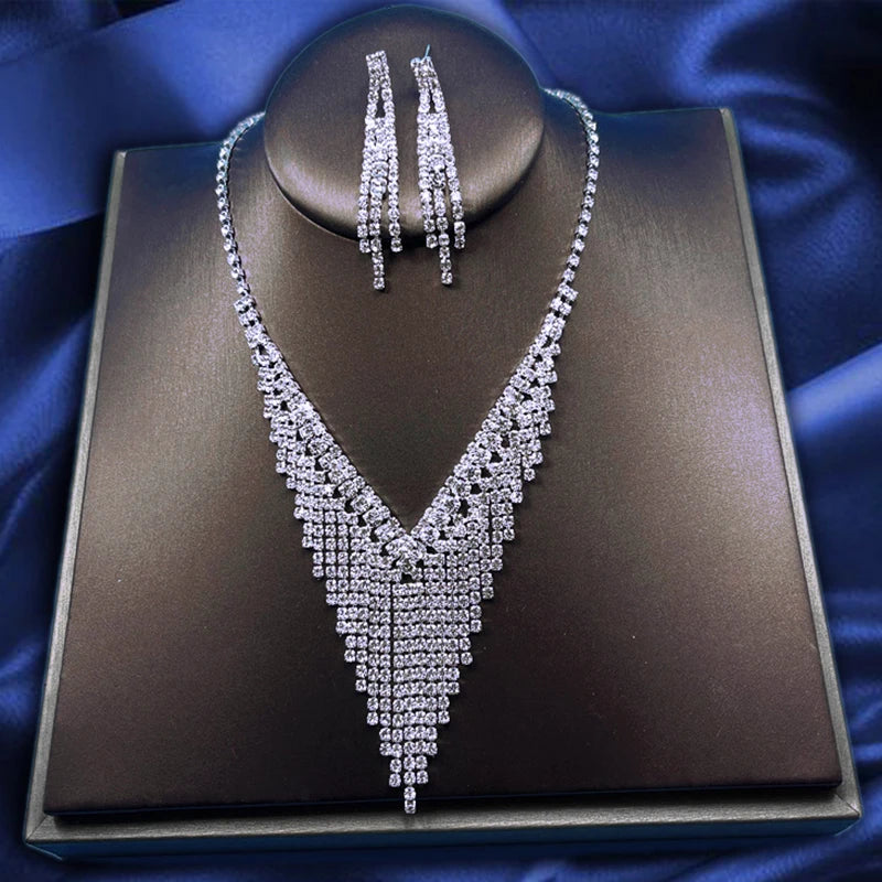 Luxury Crystal Tassel Bride Jewelry Set Rhinestone V Shape Silver-plated Wedding Dress Banquet Necklace Earring Set Ladies Gift